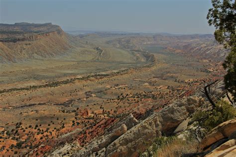 Colorado Lifestyle: Capitol Reef: Waterpocket Fold Tour and Hike