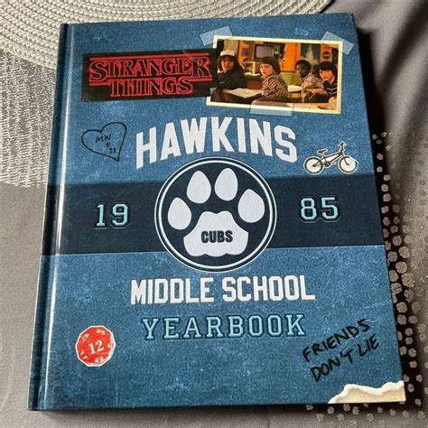 Hawkins Middle School Yearbook/Hawkins High School Yearbook (Stranger ...