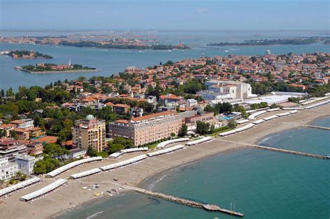 Hotel Excelsior on the island of Lido, Italy | Venice hotels, Venice ...