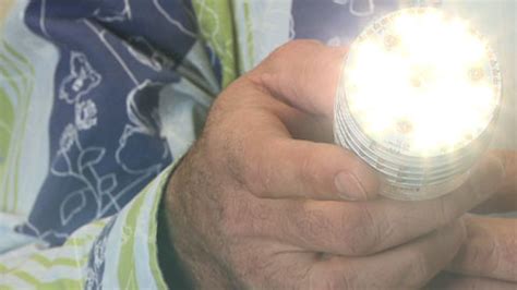 As incandescent light bulbs disappear, LEDs take spotlight – Cronkite News