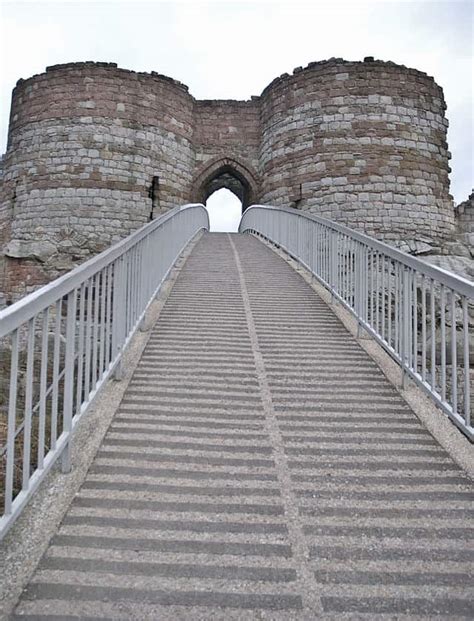 Top 10 Sensational Facts about Beeston Castle - Discover Walks Blog