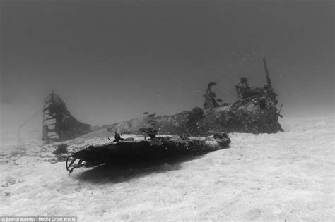 World War Two aircraft lost for 70 YEARS found Pacific Ocean seabed | Daily Mail Online