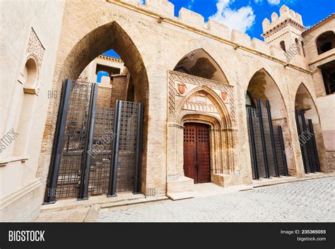 Aljaferia Palace Image & Photo (Free Trial) | Bigstock