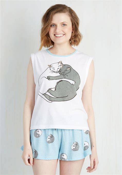 17 Best images about CLOTHING: Cat themed clothes and accessories. on Pinterest | Cat tights ...