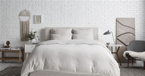 5 Cozy Bedding Sets For Every Budget That Will Keep You Warm All Season