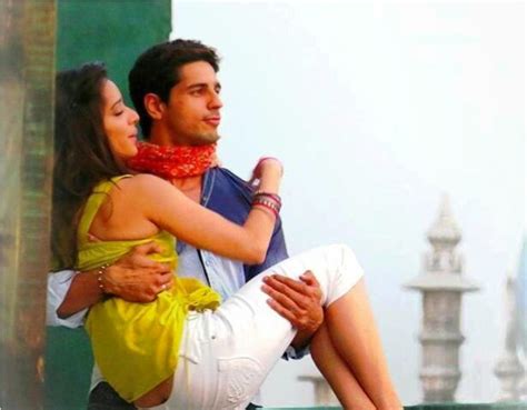 Shraddha Kapoor & Siddharth Malhotra Wallpaper Download | Every Couples ...