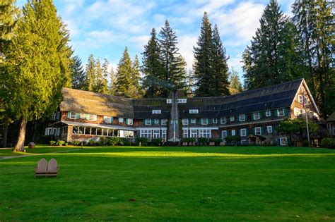 Lake Quinault Lodge: Your Rainforest Retreat - Travelffeine