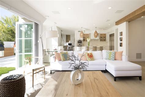 An Organic Modern California House | California home decor, California homes, Living room sets