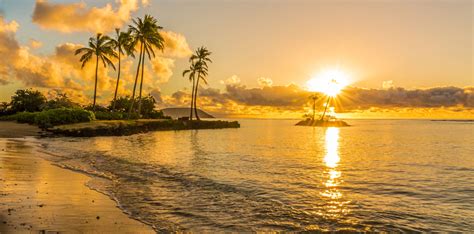 Hawaiian-Islands-Sojourn-Honolulu_Beach_Sunset - LATTE Luxury News