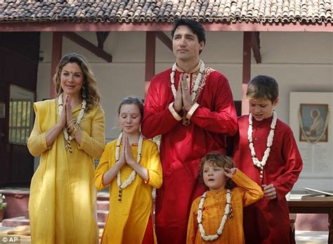 Canadian PM Justin Trudeau poses in Indian dress on tour | Daily Mail ...