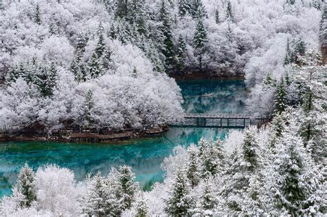 Sponsored by @sonysingapore | Winter’s last blast with a rare April snow at Five Color Lake in ...