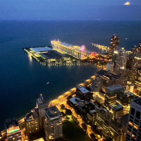 360 Chicago in Chicago, IL (17 Photos)