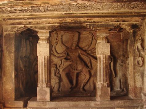 Travelogue...... BORN TO TRAVEL: RAVANA PHADI CAVE TEMPLE AIHOLE KARNATAKA