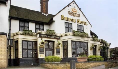 The Bridge Hotel in Greenford, Middlesex lunch review on BestSundayRoast