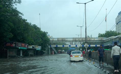 Delhi Flood Video: People Get Electric Shocks From Faulty Pole In ...