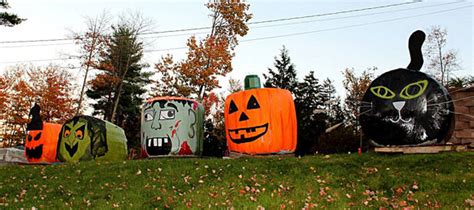 HALLOWEEN HAY BALE ART - The Keeper of the Cheerios