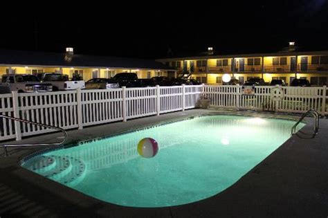 Westbridge Inn & Suites $71 ($̶1̶0̶1̶) - UPDATED 2018 Prices & Hotel Reviews - Clinton, MO ...