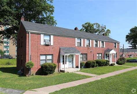 Woodland Village Townhouses - Apartments in Hartford, CT | Apartments.com