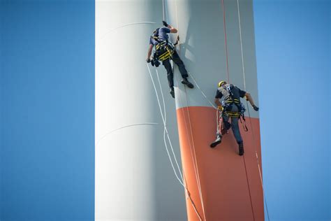 A Day In The Life Of A Wind Turbine Engineer - Anemoi ServicesAnemoi ...