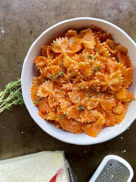 Roasted Red Bell Pepper Sauce Pasta - The Kitchen Docs