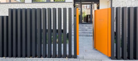 Fence Wall Design, Modern Fence Design, Driveway Design, House Front ...