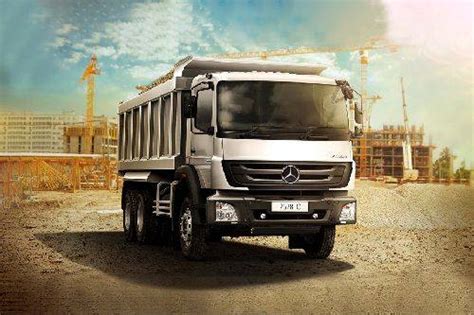 Mercedes Benz Actros vs Mitsubishi Canter FE 84 SHDX - Which is Better?