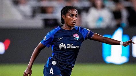 How Naomi Girma Shocked the NWSL in her First Season - Girls Soccer Network