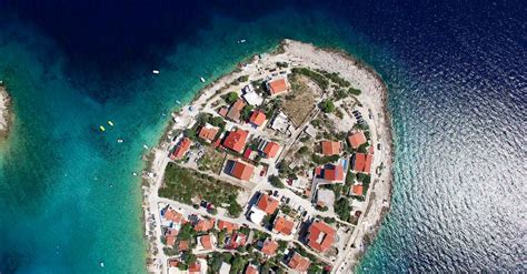 Aerial Photo of a Island · Free Stock Photo