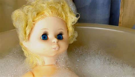 How to Wash a Doll’s Hair – The Step-By-Step Guide - DollsLikeMe.com