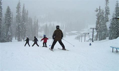 Badger Pass Ski Area, Yosemite National Park – TakeMyTrip.com