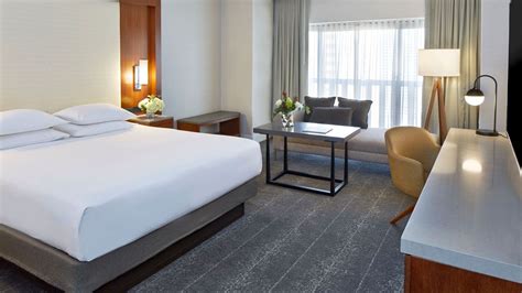 Downtown Atlanta Hotel Rooms and Suites | Hyatt Regency Atlanta