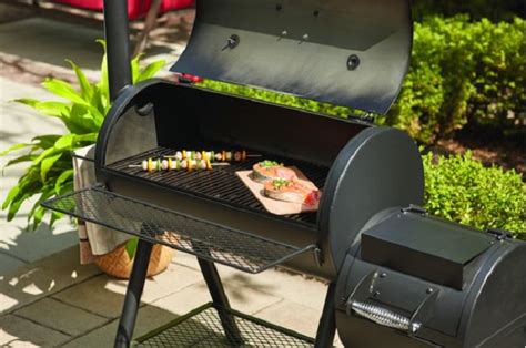 Steps On How To Use A Charcoal Smoker? Good Tips 2024