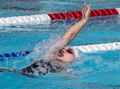 Claire Curzan, Leon Marchand Named Pac-12 Swimmers of the Month