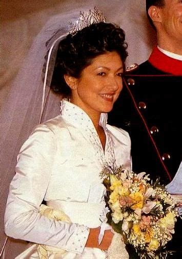 The Royal Order of Sartorial Splendor: Wedding Wednesday: Princess Alexandra of Denmark's ...