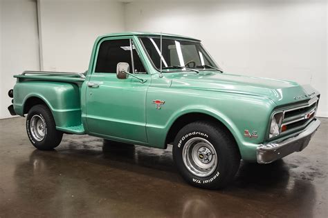 Big Block Stepside: 1967 Chevrolet C10