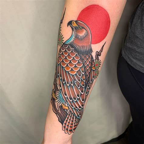 200以上 red tailed hawk feather tattoo 933239-Redtail hawk feather tattoo ...