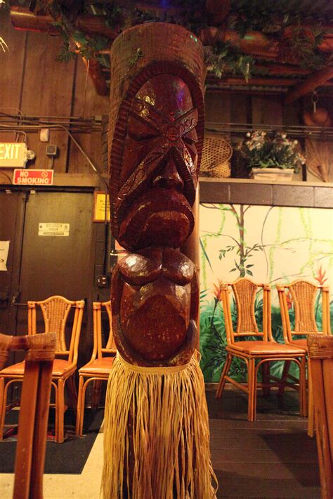 Giant Tiki | Giant tiki in the Hidden Village at Don the Bea… | Flickr