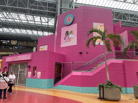 Malibu Barbie Cafe debuts in Mall of America - Axios Twin Cities