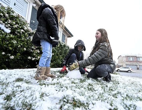 Los Angeles Area Still Blanketed by Snow in Rare Heavy Storm