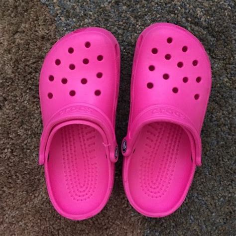 Die besten 25+ Pink crocs Ideen auf Pinterest