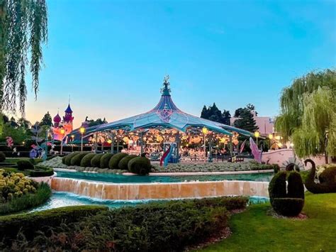 Disneyland Paris 2 parks in 1 day! | Crepes and Castles