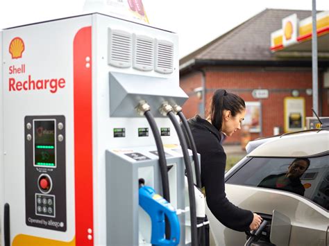 Shell powers up fuel card offering with EV charging solutions