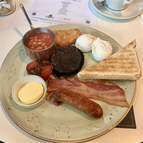 Breakfast at the airport. : r/UK_Food