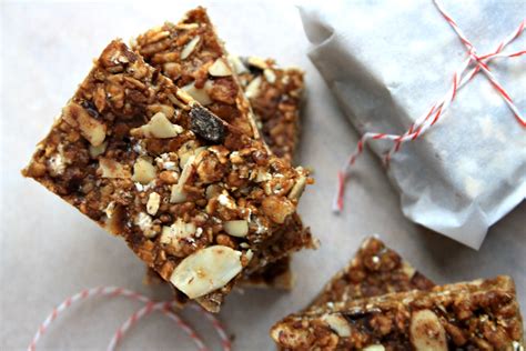 Crispy almond butter granola bars are no-bake and gluten free - Grandma Molasses