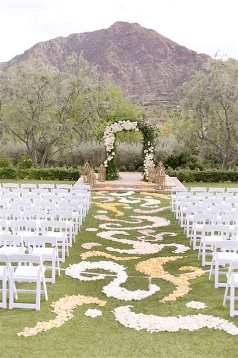 25 Unique Ways to Decorate Your Wedding With Flower Petals