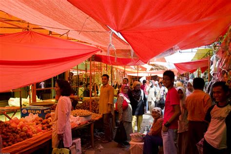 2007-69 | Market at Solok, West Sumatra, Indonesia | Daniel Wilder | Flickr
