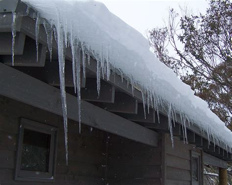 UPDATE: Ice storm creates havoc in southern Ontario, Cornwall spared