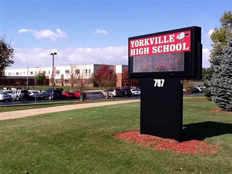 Yorkville H.S. students gain career experience - Chronicle Media