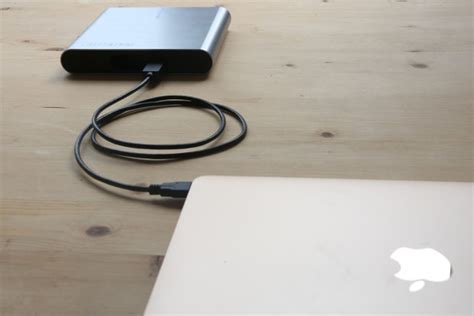 This USB-C battery pack will recharge your laptop on the go - The Verge