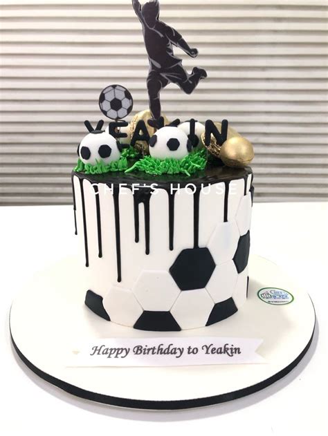 Football Theme Cake | Football birthday cake, Soccer birthday cakes, Football themed cakes